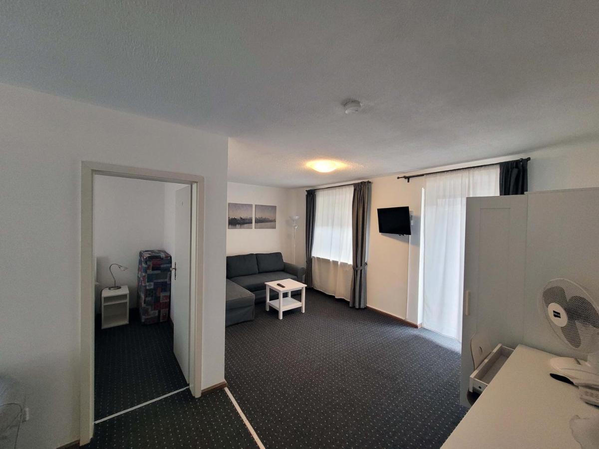 Hotel Restaurant Adria Kroatien บัดเอมส์ ภายนอก รูปภาพ