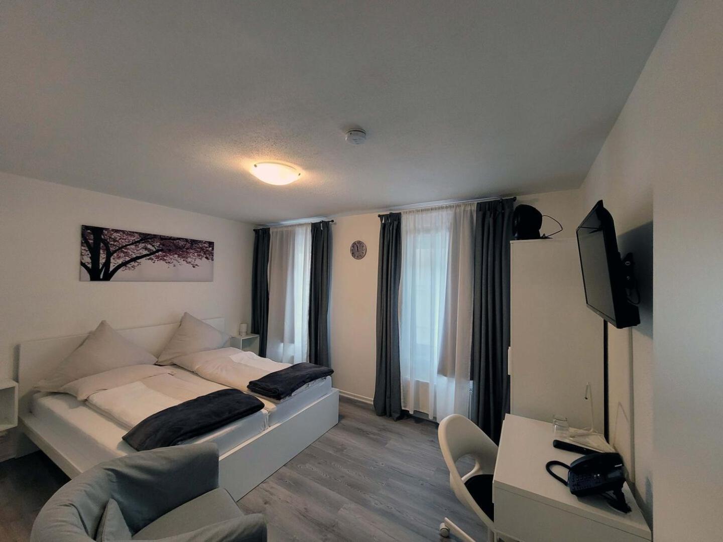 Hotel Restaurant Adria Kroatien บัดเอมส์ ภายนอก รูปภาพ